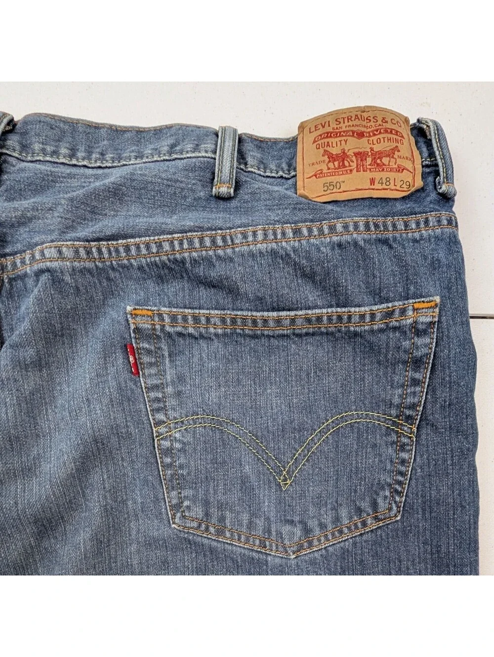 Levi’s 550 Relaxed Fit Jeans Men’s 48x29 Dark Wash Denim Made in Colombia